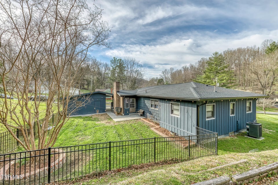 Photo #38: 837 Parkway Boulevard