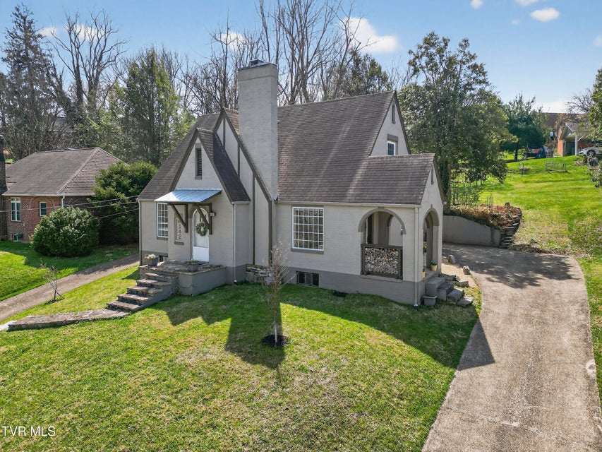 Photo #3: 142 Campbell Avenue