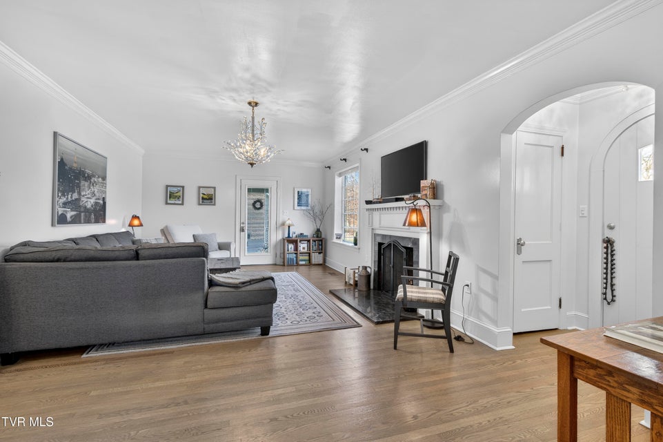 Photo #6: 142 Campbell Avenue