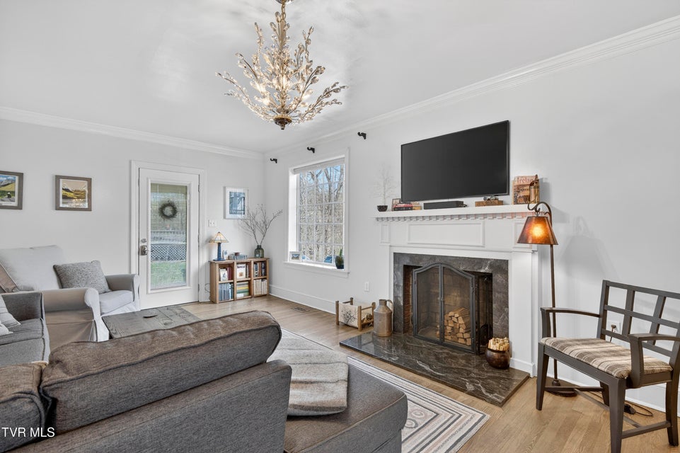 Photo #7: 142 Campbell Avenue