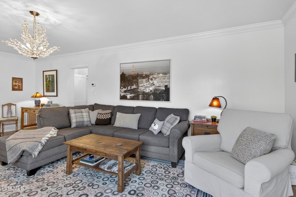 Photo #9: 142 Campbell Avenue