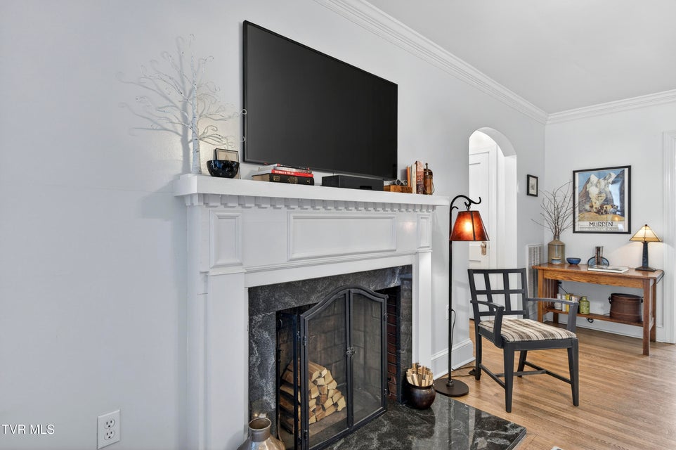 Photo #10: 142 Campbell Avenue