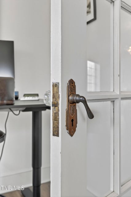 Photo #14: 142 Campbell Avenue