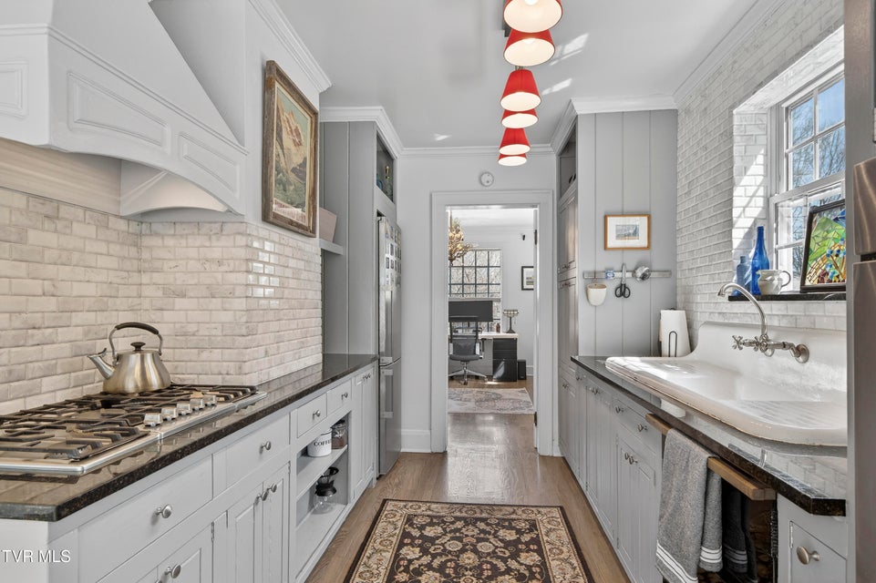 Photo #20: 142 Campbell Avenue