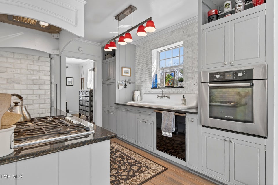 Photo #22: 142 Campbell Avenue