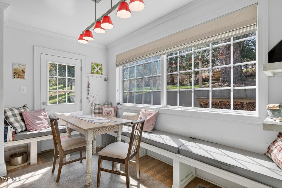 Photo #26: 142 Campbell Avenue