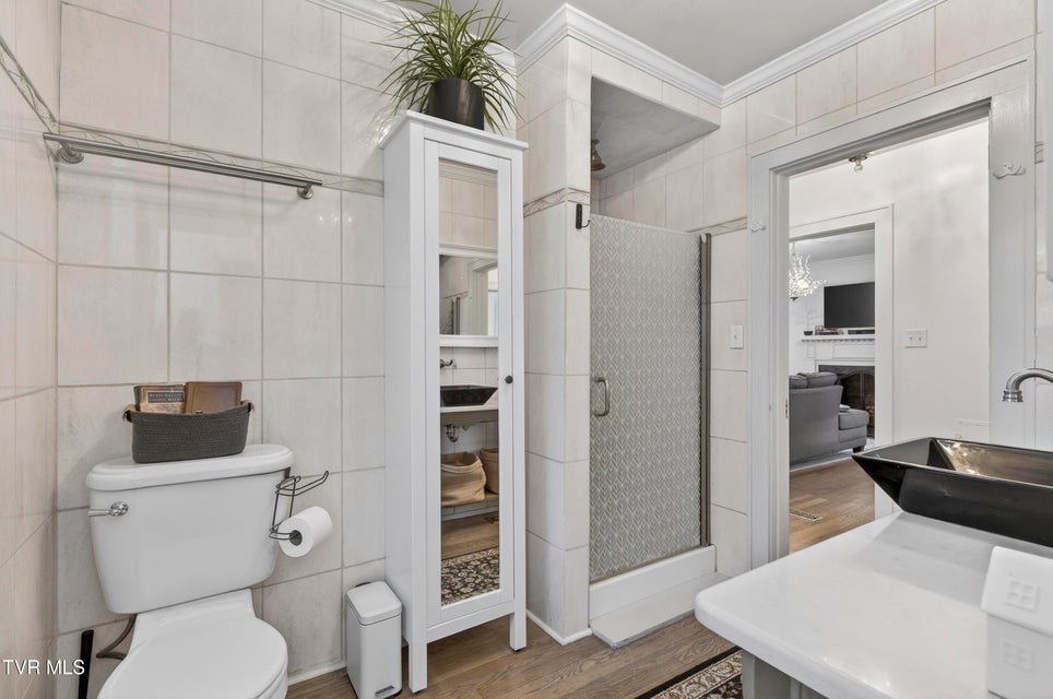 Photo #32: 142 Campbell Avenue