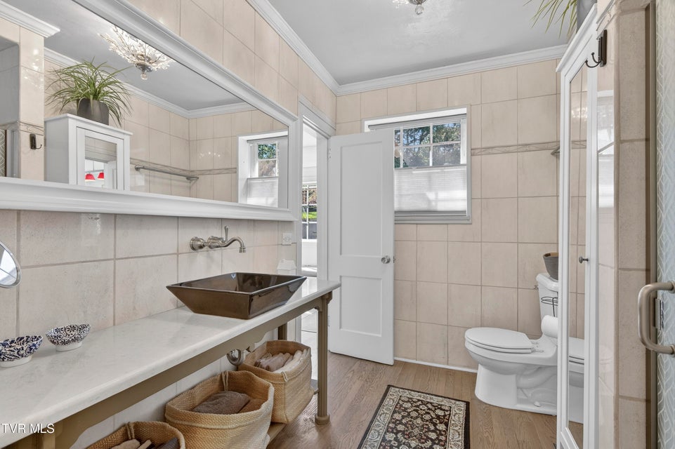 Photo #31: 142 Campbell Avenue