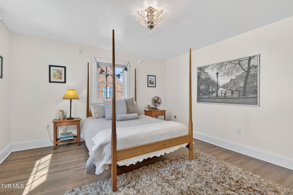 Photo #29: 142 Campbell Avenue