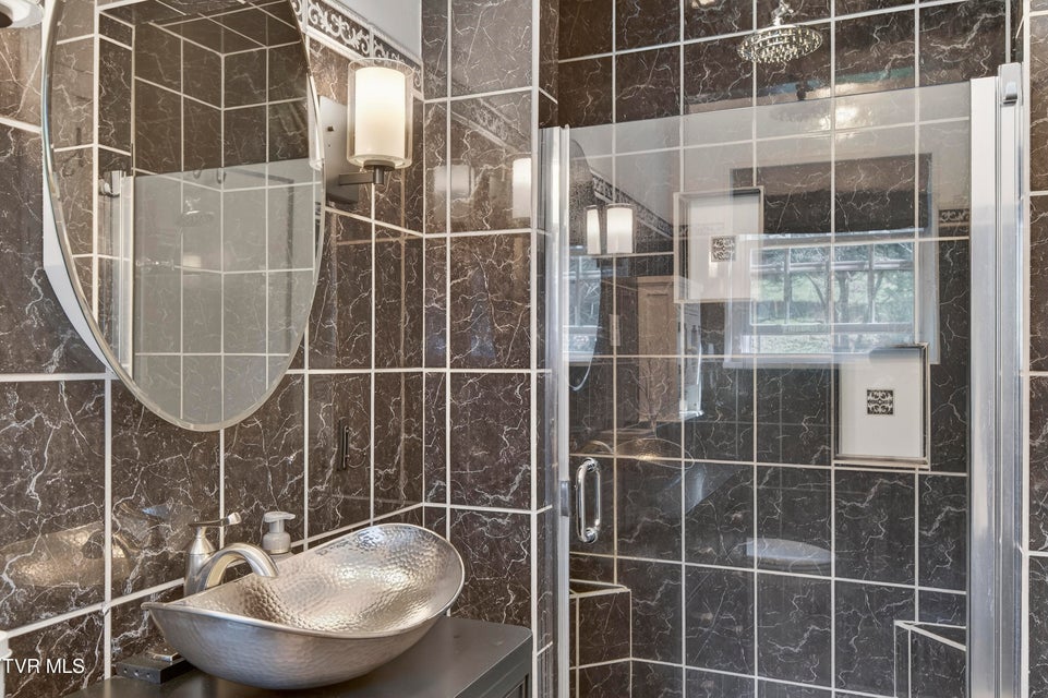 Photo #39: 142 Campbell Avenue