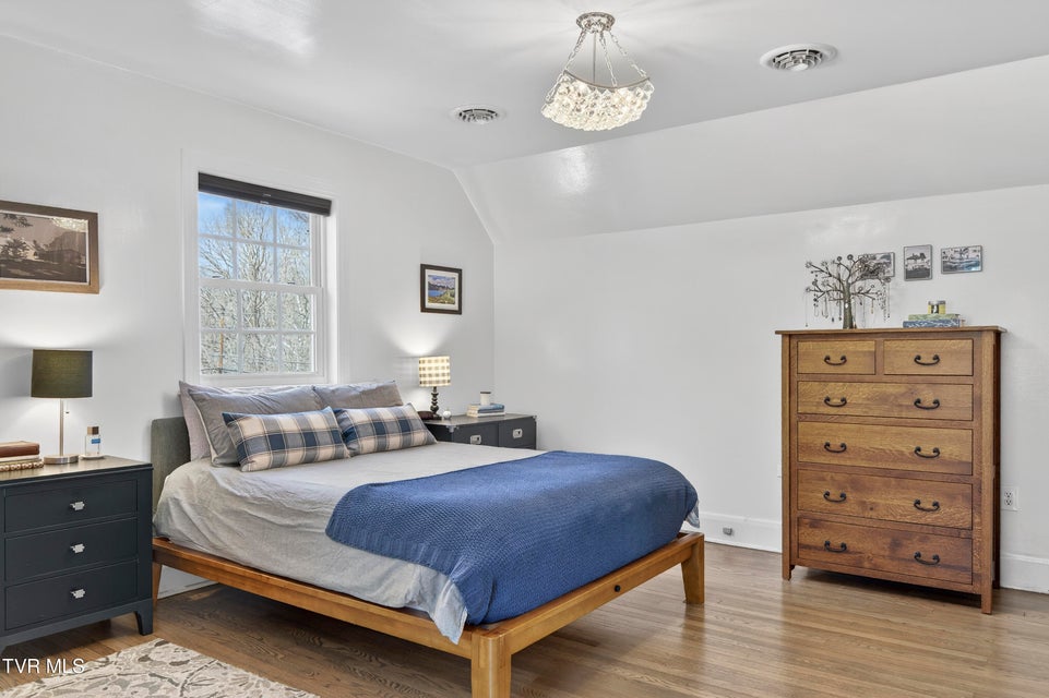 Photo #42: 142 Campbell Avenue