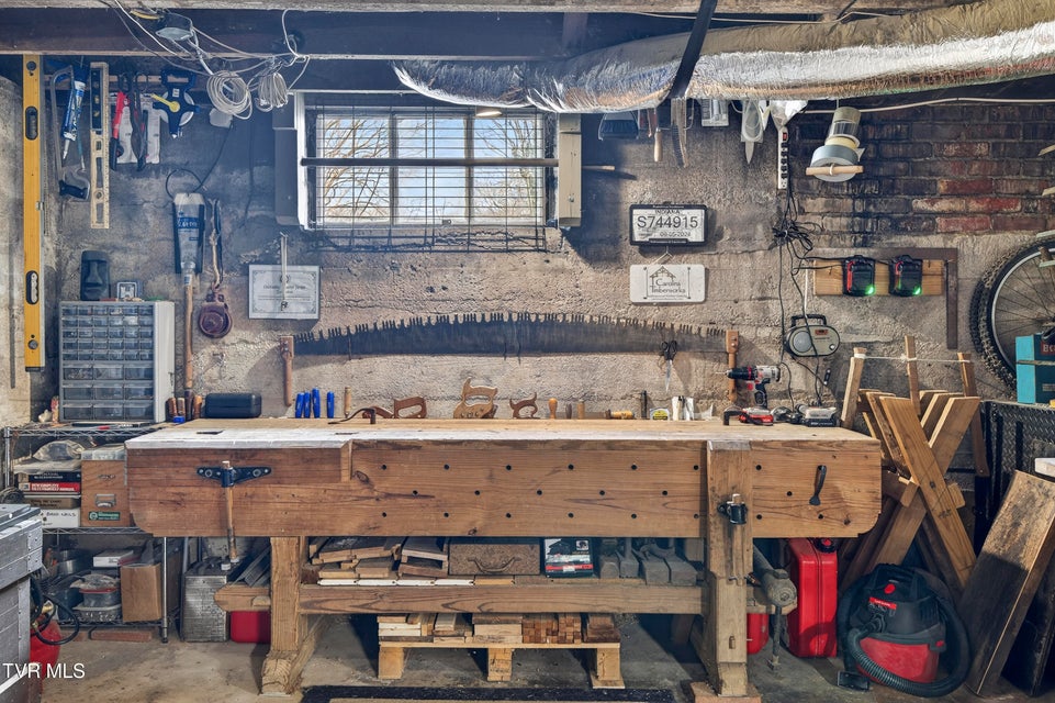 Photo #47: 142 Campbell Avenue