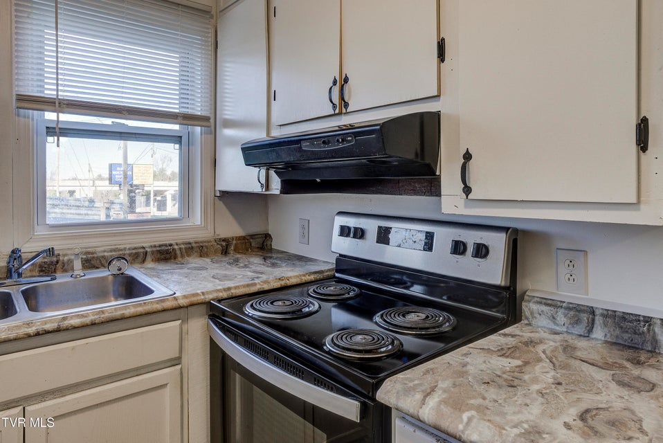 Photo #7: 2012 Meadowview Parkway