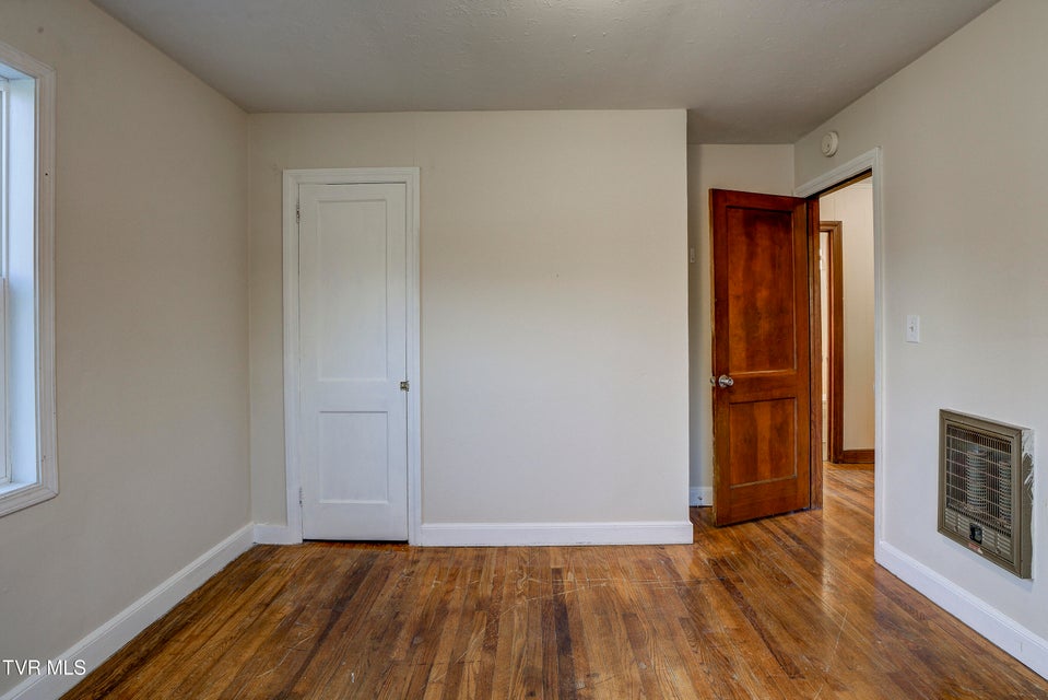 Photo #16: 2012 Meadowview Parkway