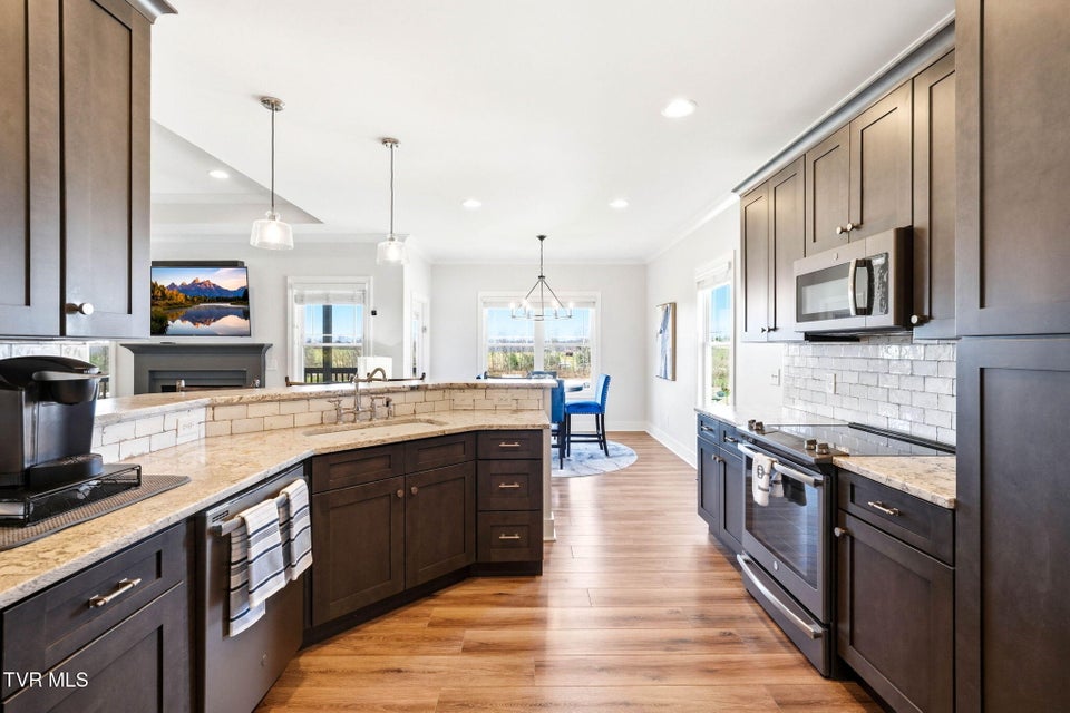 Photo #7: 3078 Calton Hill