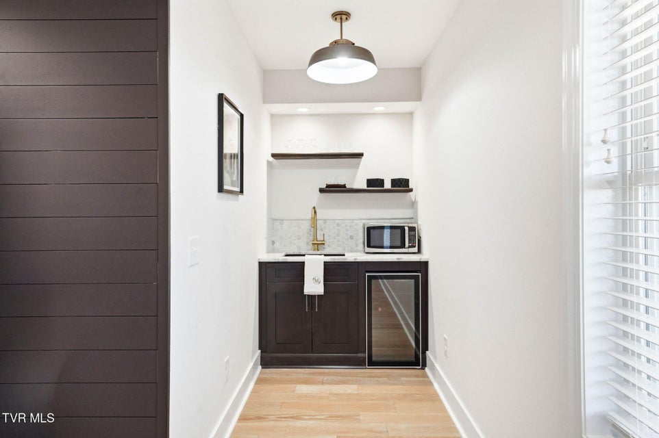 Photo #33: 3078 Calton Hill