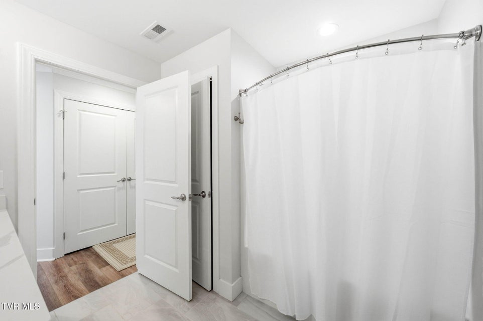 Photo #29: 3078 Calton Hill