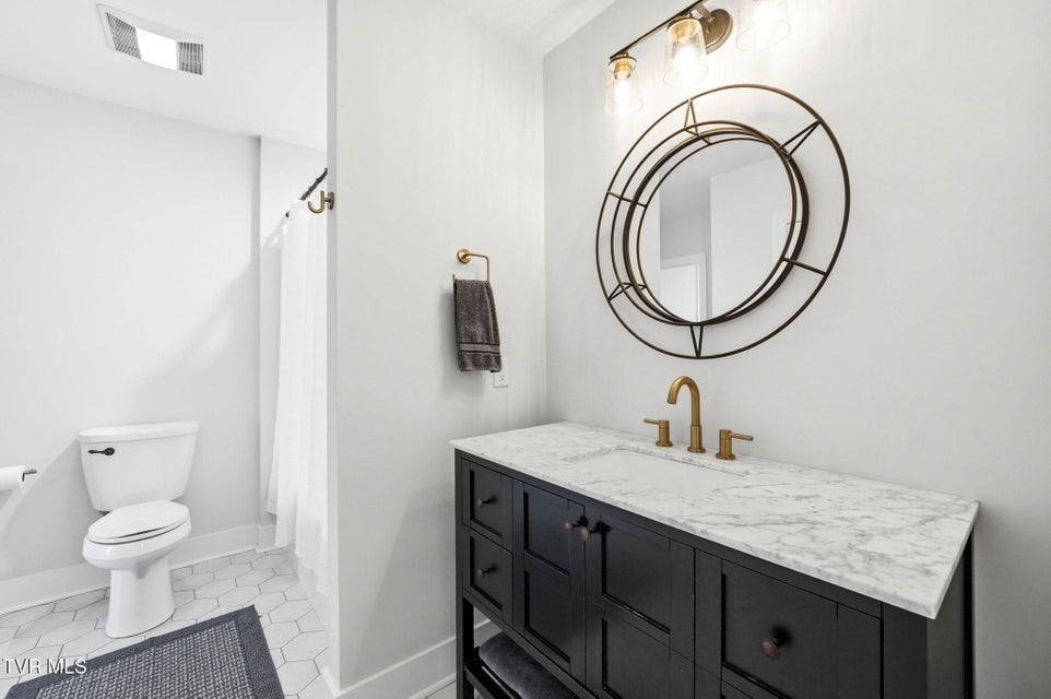 Photo #36: 3078 Calton Hill