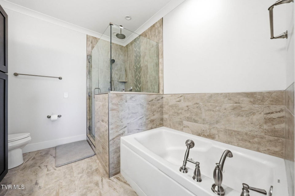 Photo #19: 3078 Calton Hill