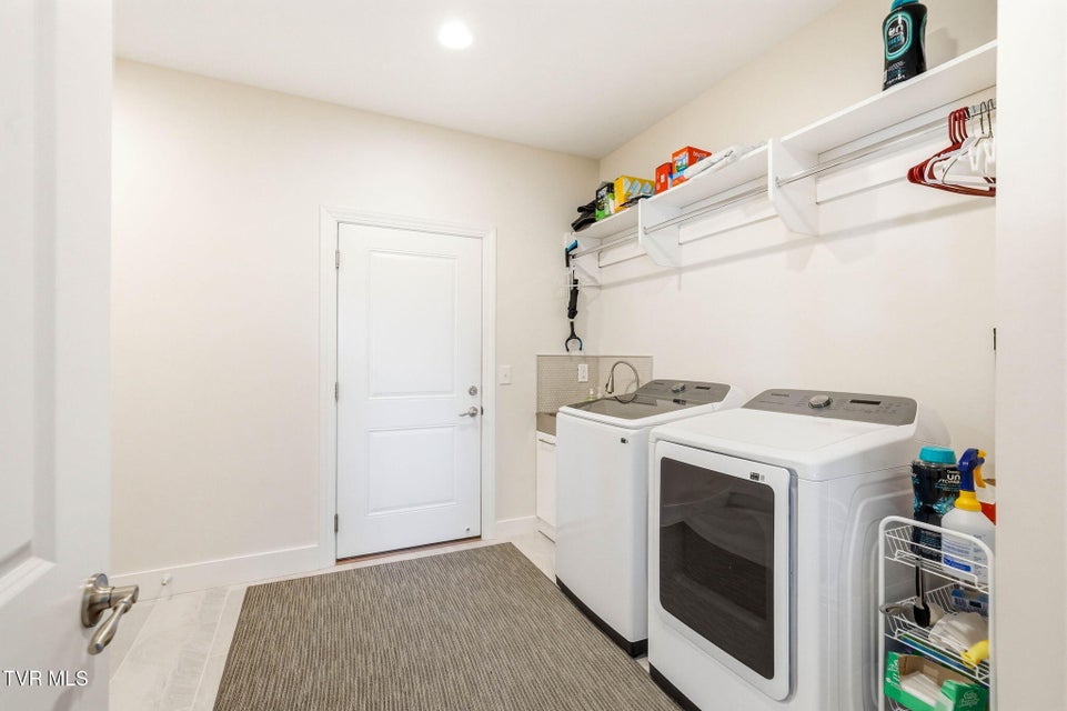 Photo #14: 3078 Calton Hill