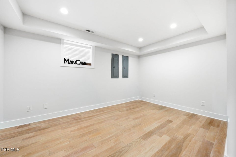 Photo #38: 3078 Calton Hill