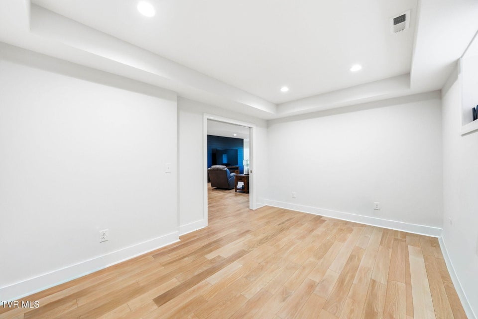 Photo #39: 3078 Calton Hill