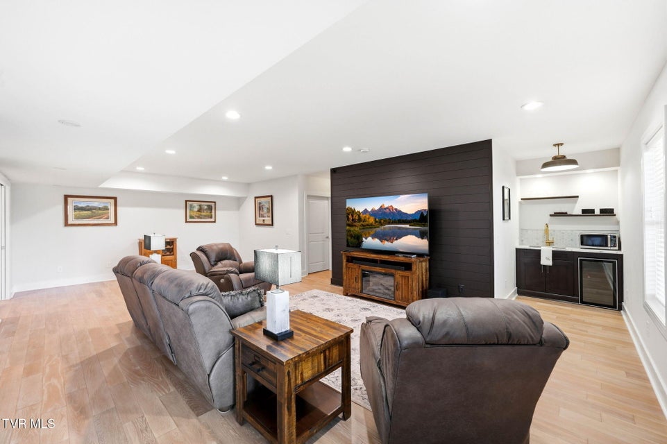 Photo #30: 3078 Calton Hill