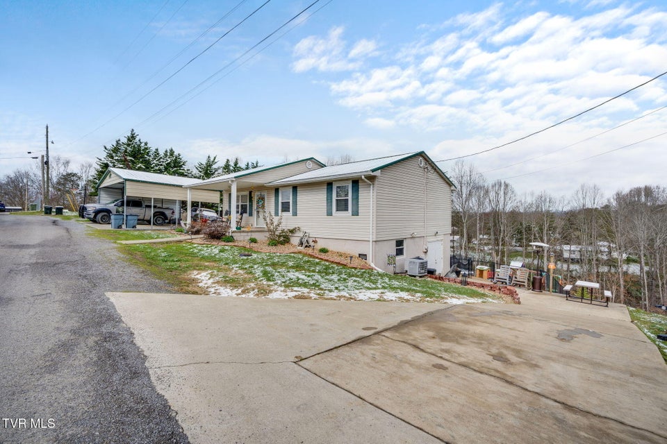 Photo #4: 131 Forest Road