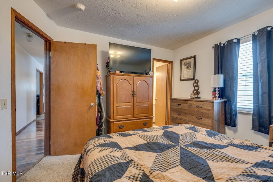 Photo #13: 131 Forest Road