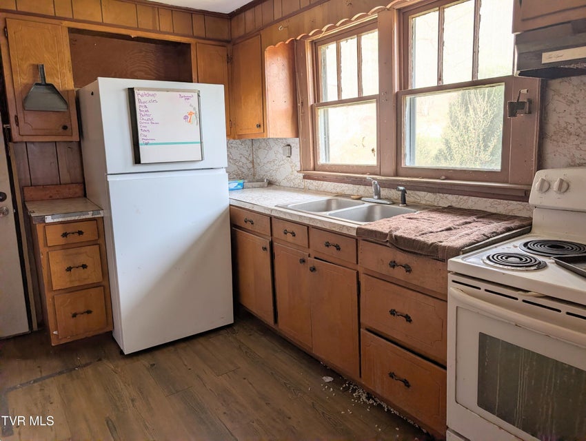 Photo #11: 155 Selfe Drive