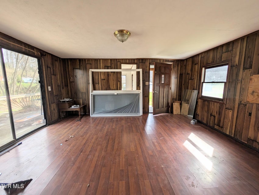 Photo #15: 155 Selfe Drive