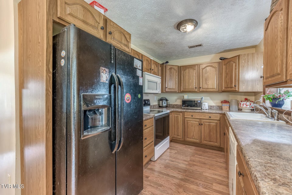 Photo #17: 220 Hillsboro Drive