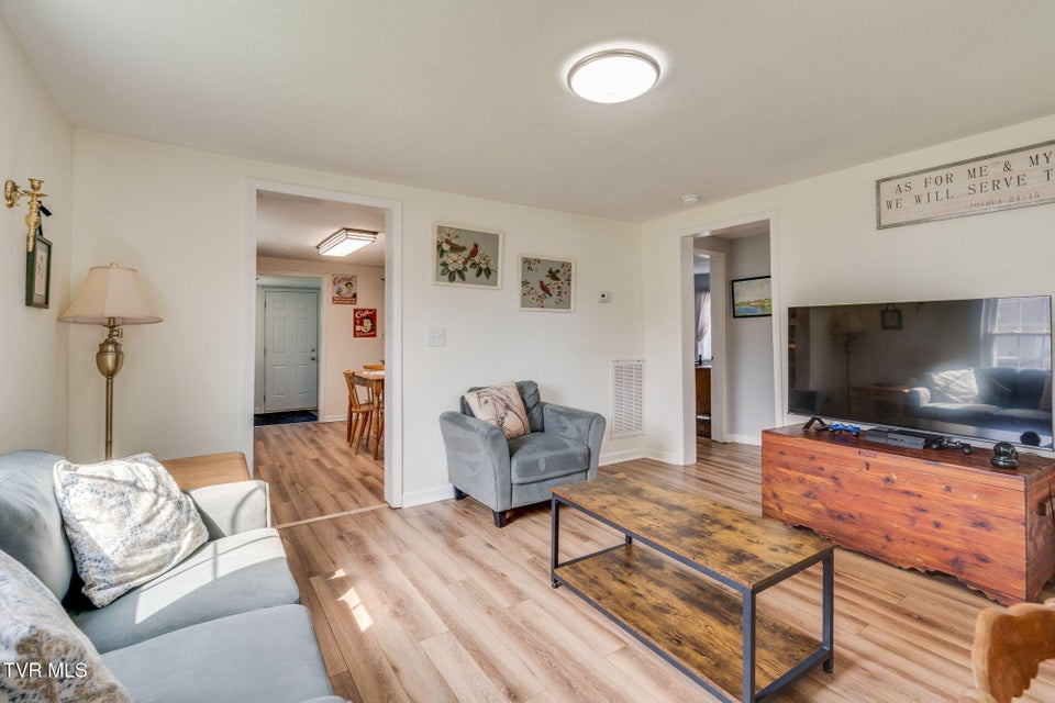 Photo #7: 1105 Miller Street