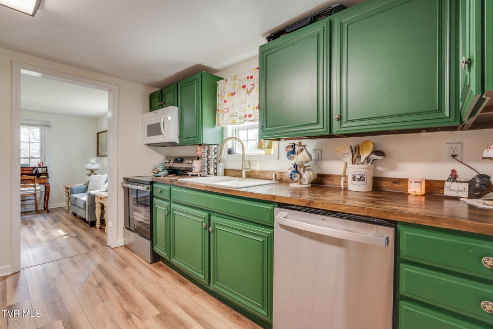 Photo #17: 1105 Miller Street