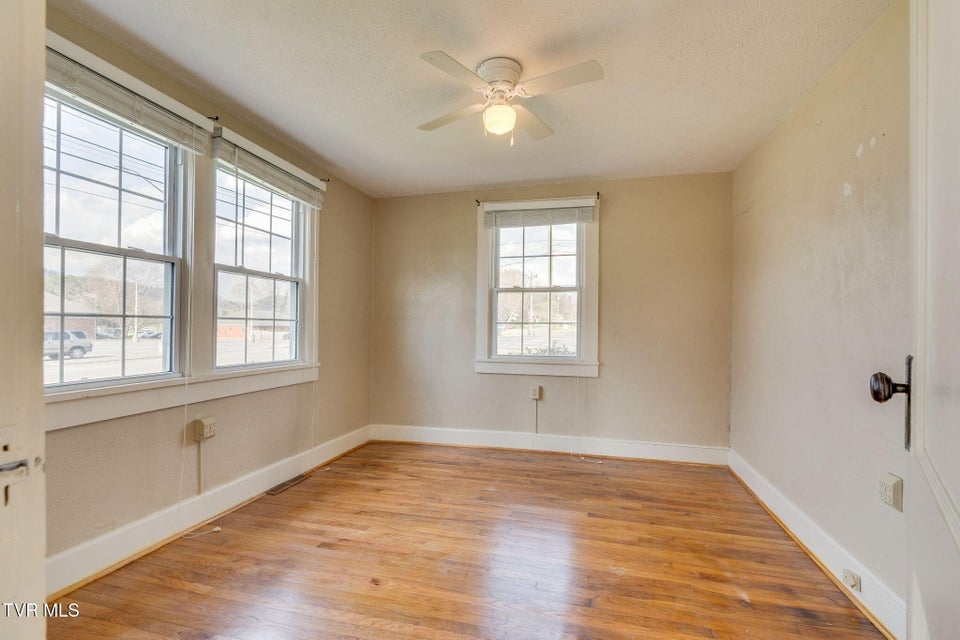 Photo #14: 1024 Mckinney Avenue