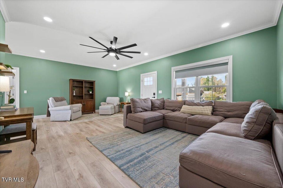 Photo #11: 12119 Lasalle Court