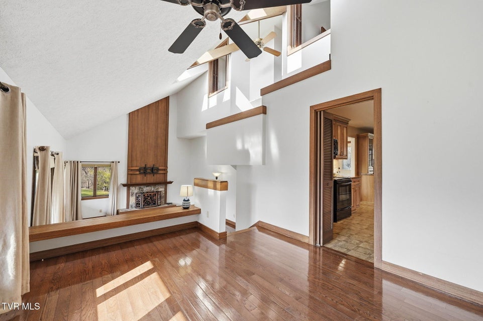 Photo #11: 136 Columbine Road