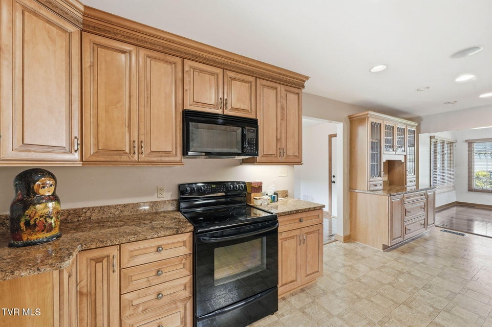 Photo #10: 136 Columbine Road