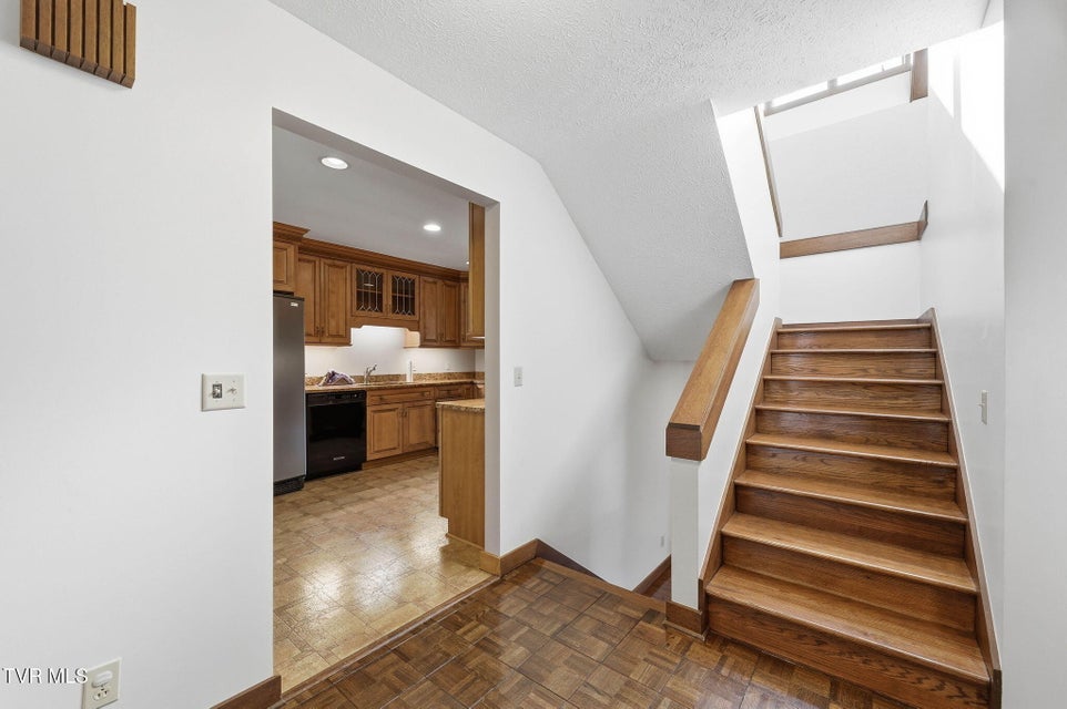 Photo #20: 136 Columbine Road