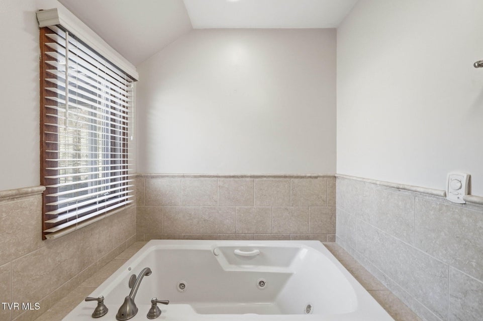 Photo #19: 136 Columbine Road