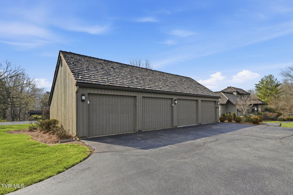 Photo #29: 136 Columbine Road