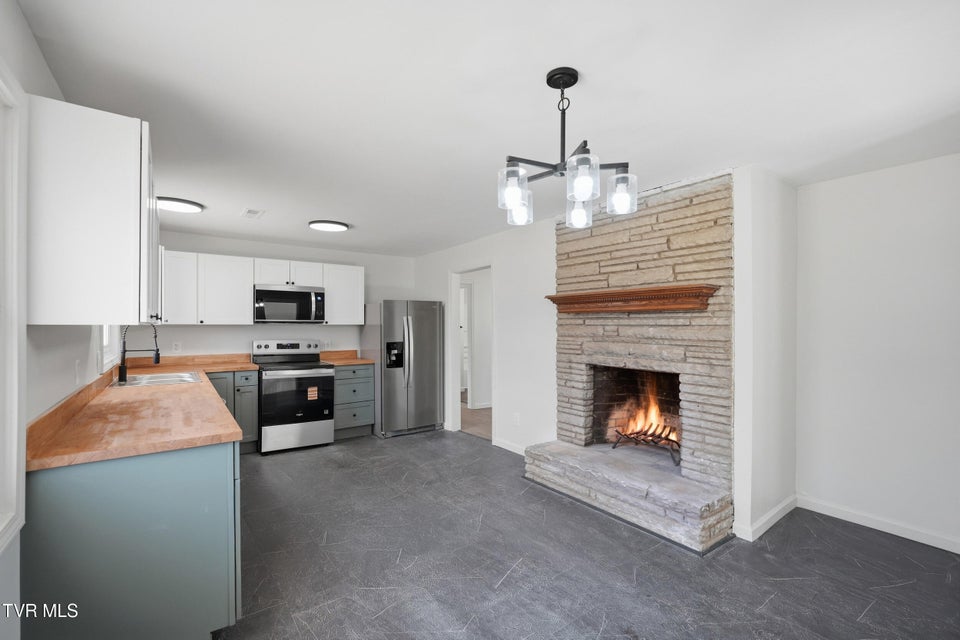 Photo #8: 309 Heaton Street