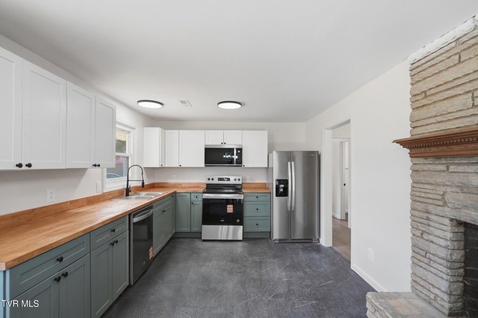 Photo #9: 309 Heaton Street