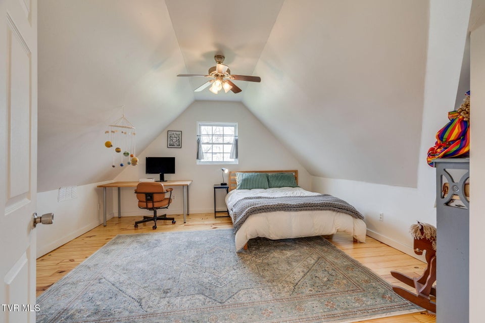 Photo #20: 302 Wilson Avenue