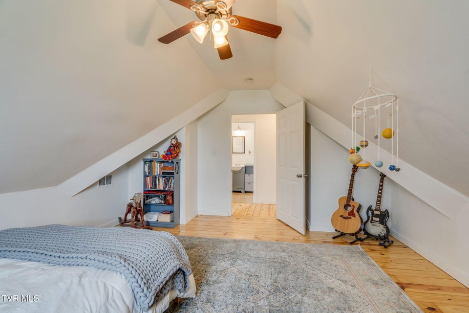 Photo #21: 302 Wilson Avenue