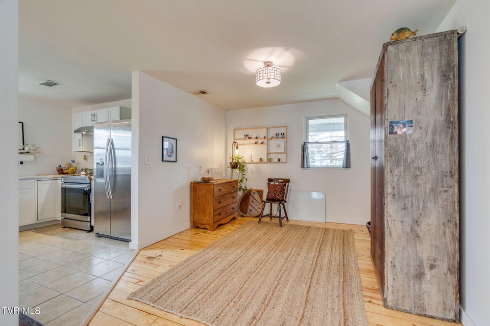 Photo #9: 302 Wilson Avenue