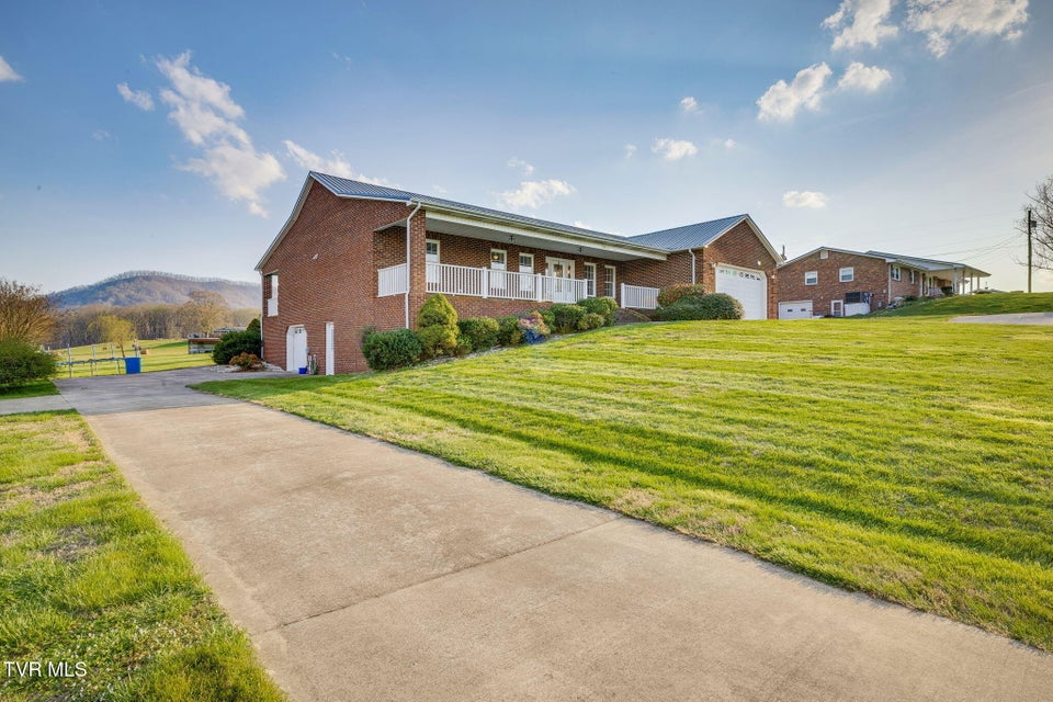 Photo #5: 300 Riverview Drive