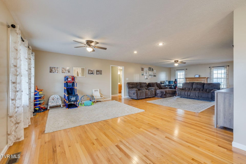 Photo #7: 300 Riverview Drive