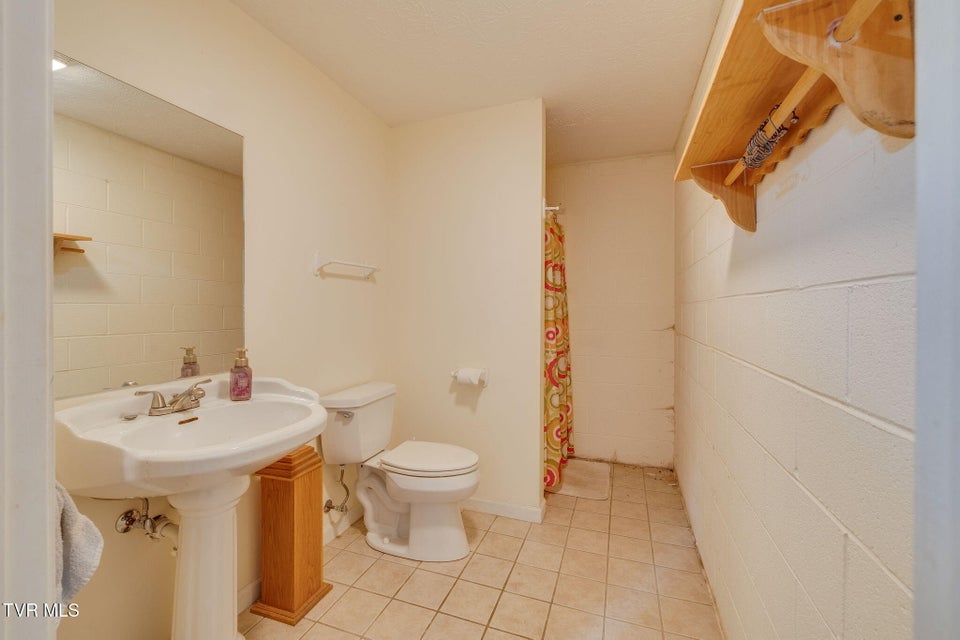 Photo #40: 300 Riverview Drive