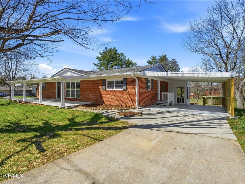 Photo #2: 452 Wilder Street